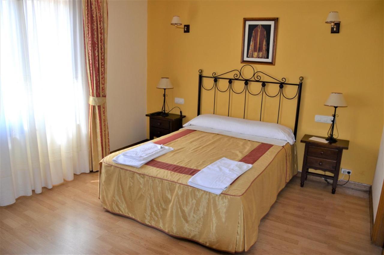 Hostal Infanta Dona Leonor Palencia Exterior photo
