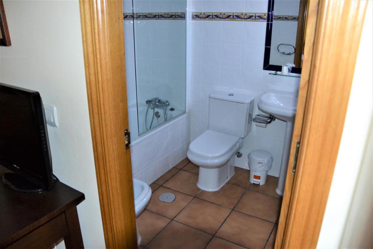 Hostal Infanta Dona Leonor Palencia Exterior photo