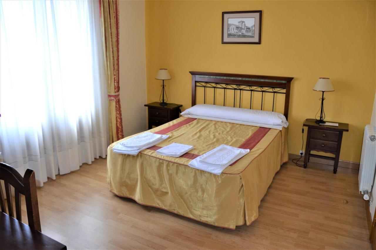 Hostal Infanta Dona Leonor Palencia Exterior photo