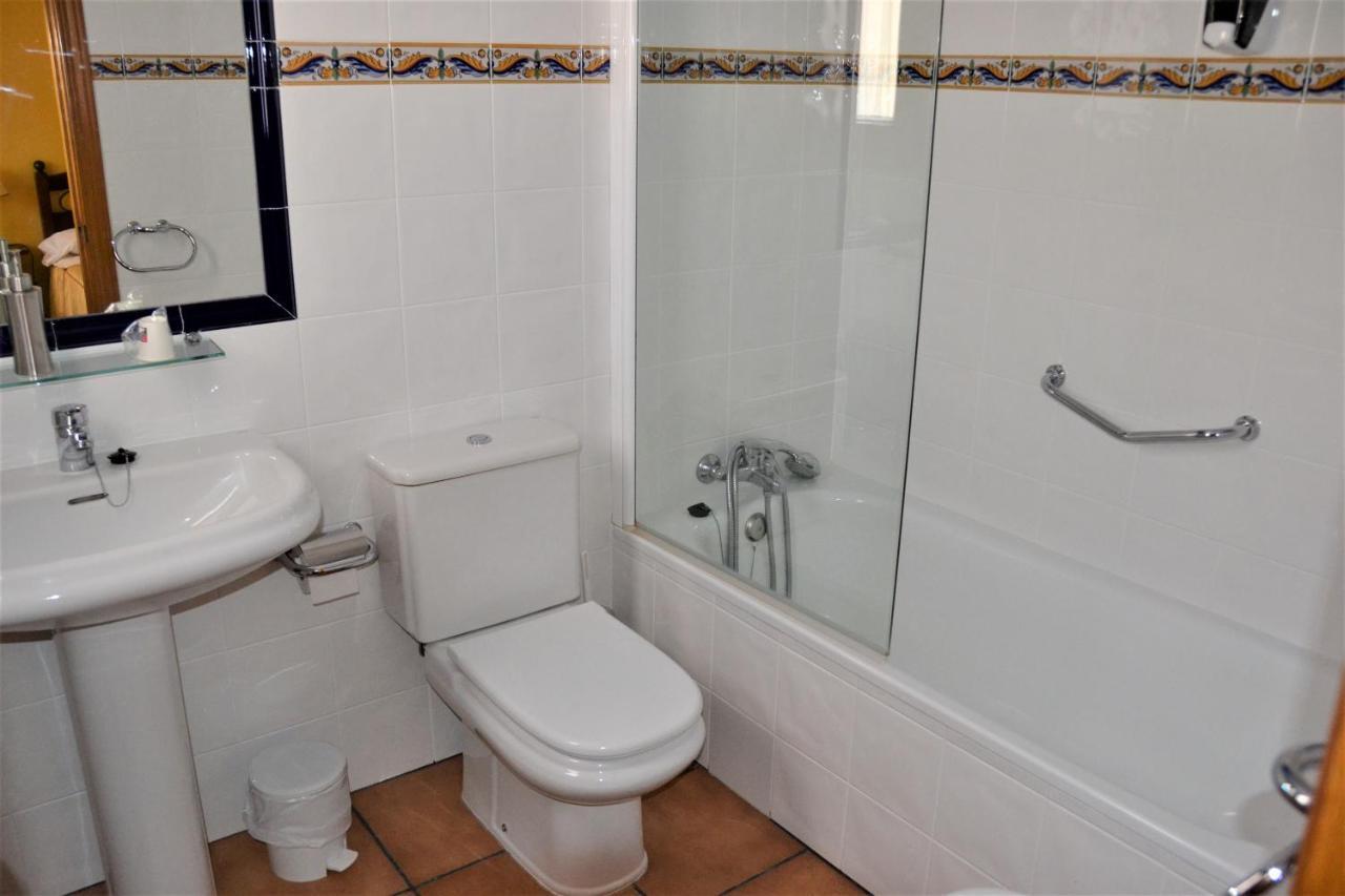 Hostal Infanta Dona Leonor Palencia Exterior photo