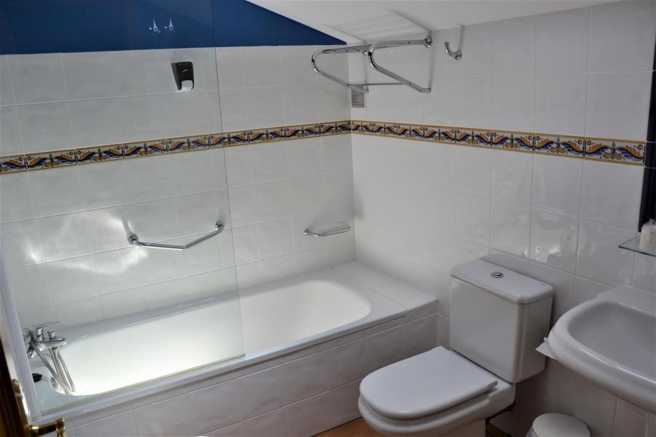 Hostal Infanta Dona Leonor Palencia Exterior photo